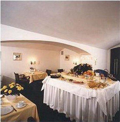 Hotel Am Hofgarten Ντίσελντορφ Εστιατόριο φωτογραφία